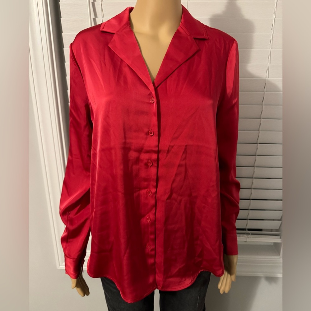 Pretty Jones & Co size S red button up long sleeve blouse NWT